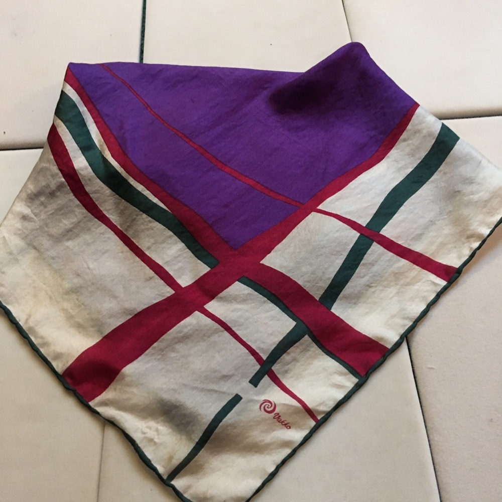 Vakko 100% Silk square-shaped Scarf